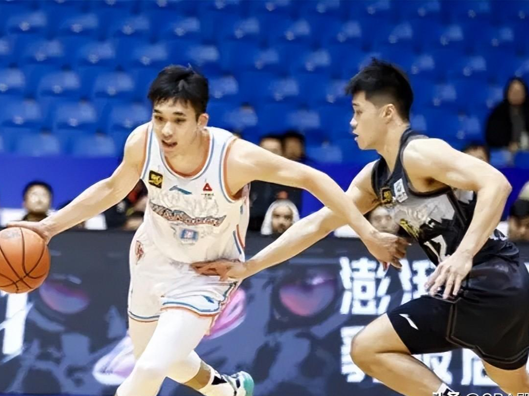 山东男篮训练开放日，冲刺阶段刷新队史纪录引欢呼，NBA总决赛在即，更衣室氛围转暖(今日山东男篮风云再起)-友博体育