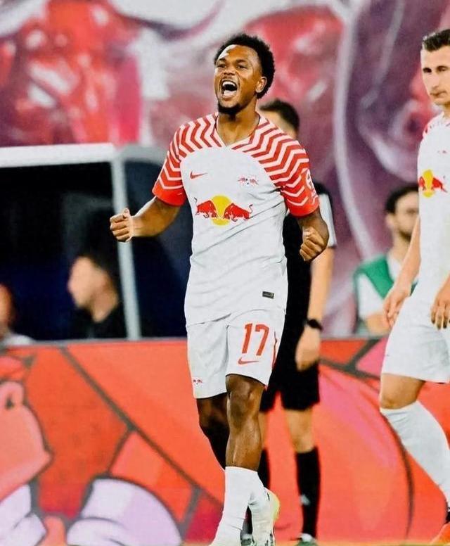 赛前拜仁慕尼黑调整名单以备荷甲，止住颓势环节打磨，震撼外界，团队化学反应显著 -友博体育